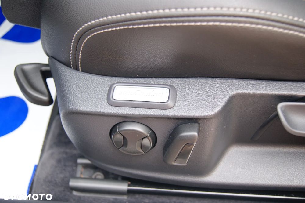 Volkswagen Passat 1.6 TDI SCR DSG Business - 14