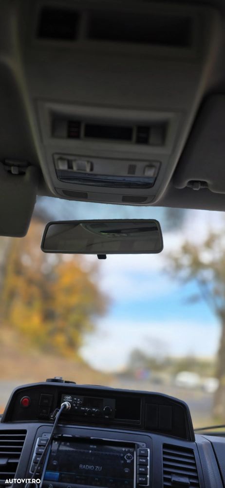 Volkswagen Caravelle - 9