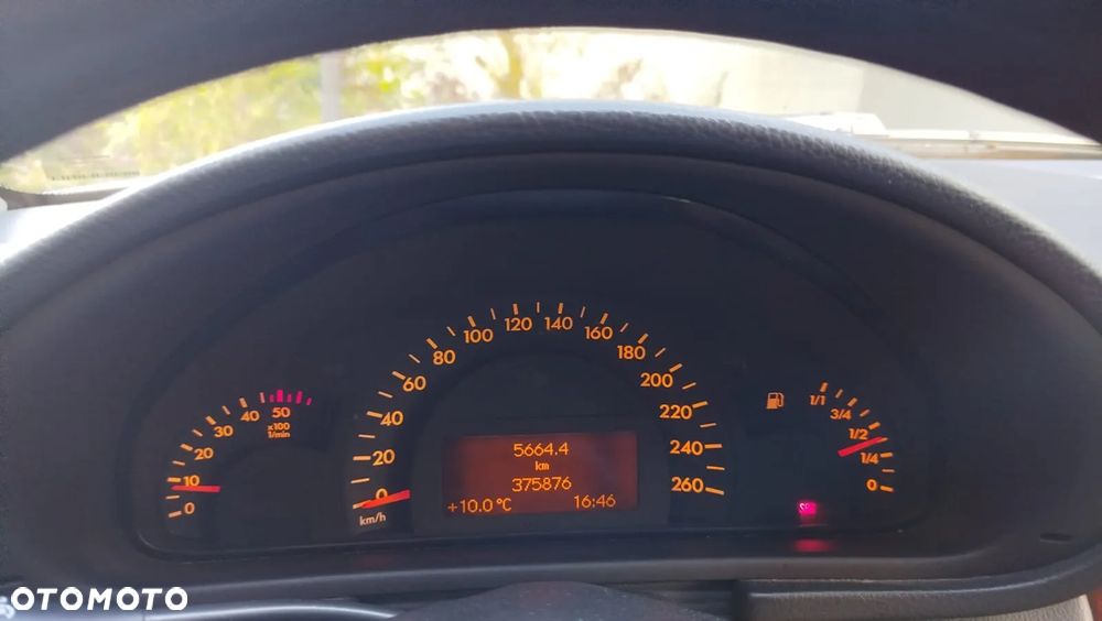 Mercedes-Benz Klasa C 220 T CDI Classic - 27