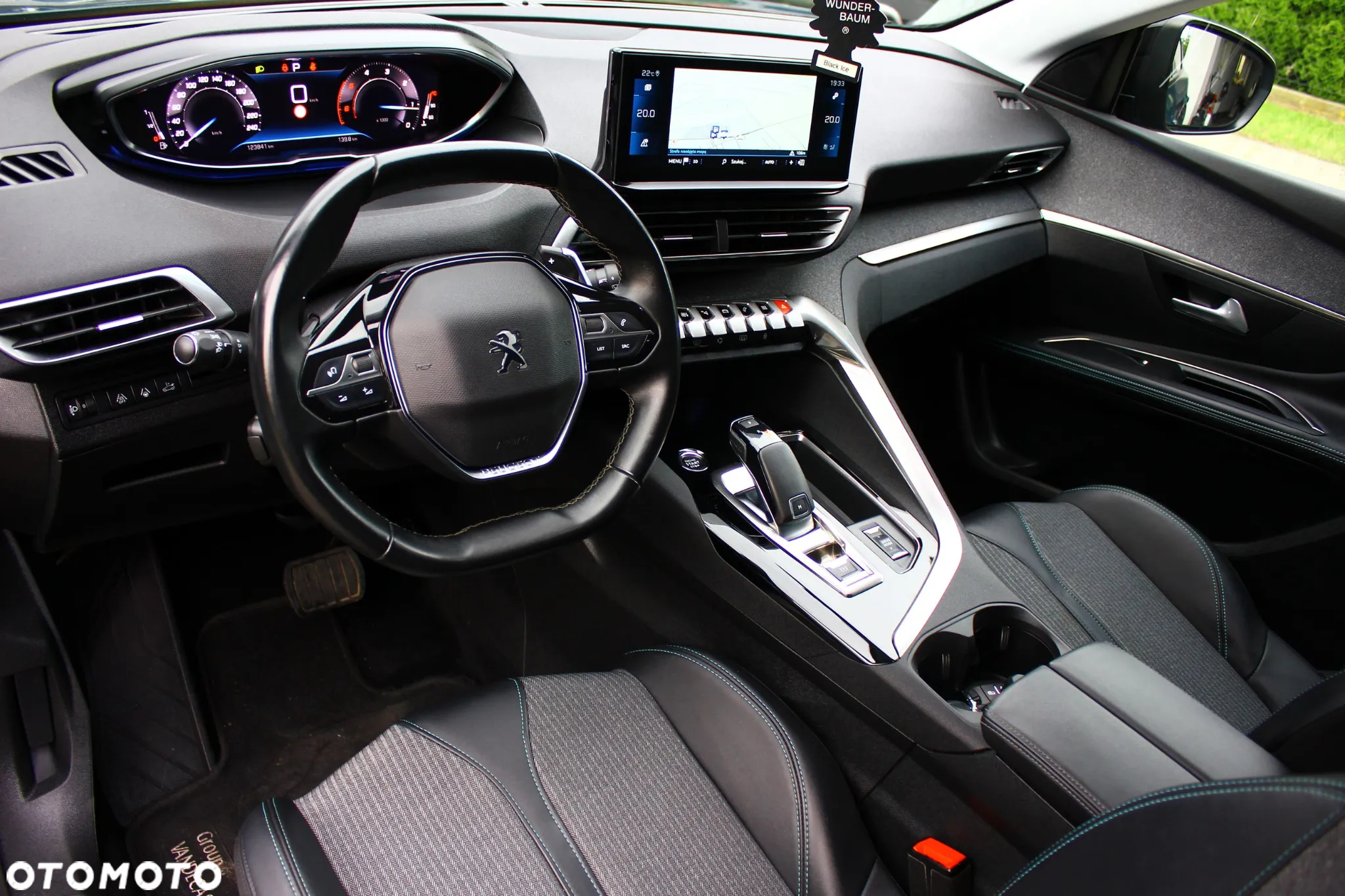 Peugeot 5008 1.5 BlueHDi Allure S&S EAT8 - 26