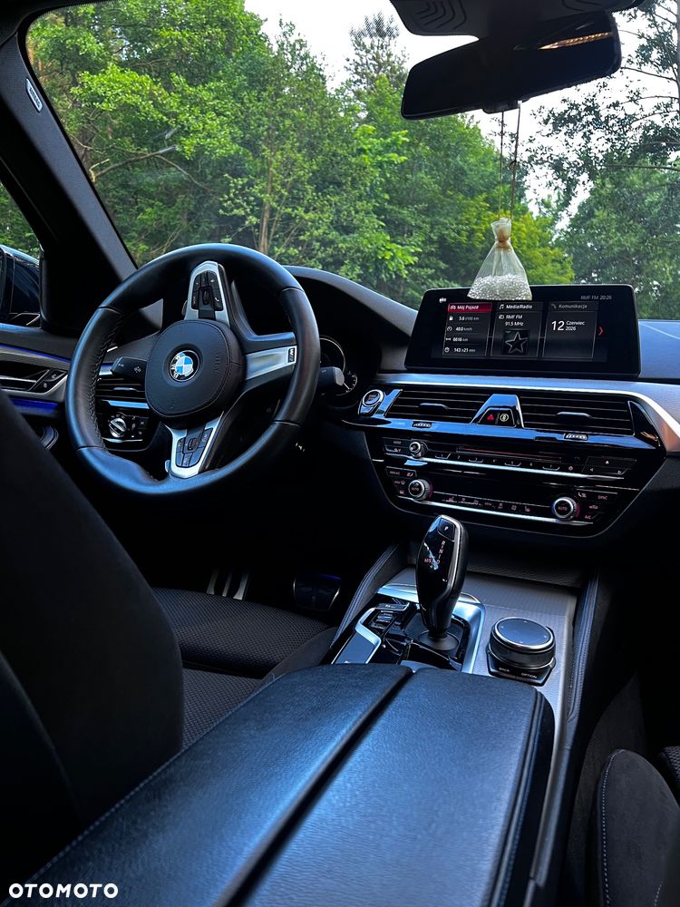 BMW Seria 5 520d M Sport sport - 10