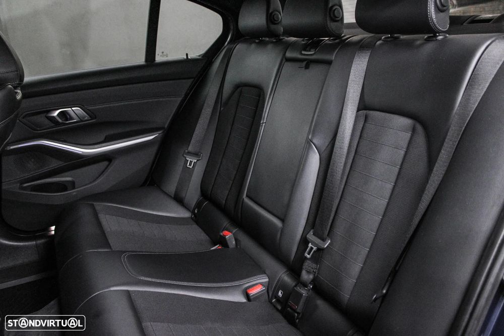 BMW 318 d Line Sport - 8