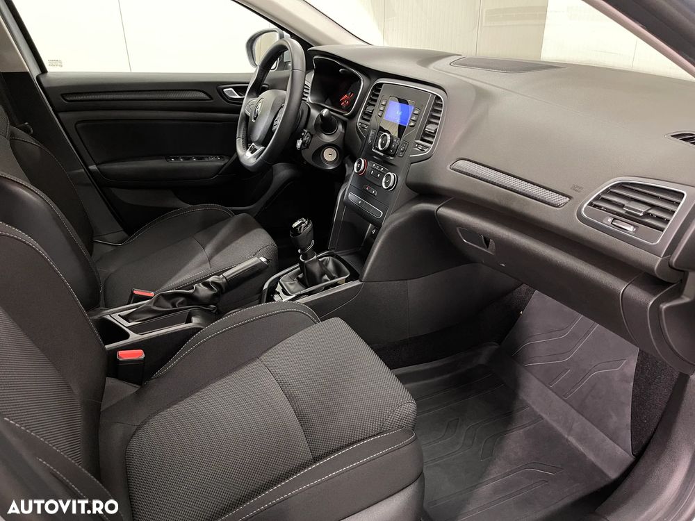 Renault Megane Blue dCi 116 Life - 10