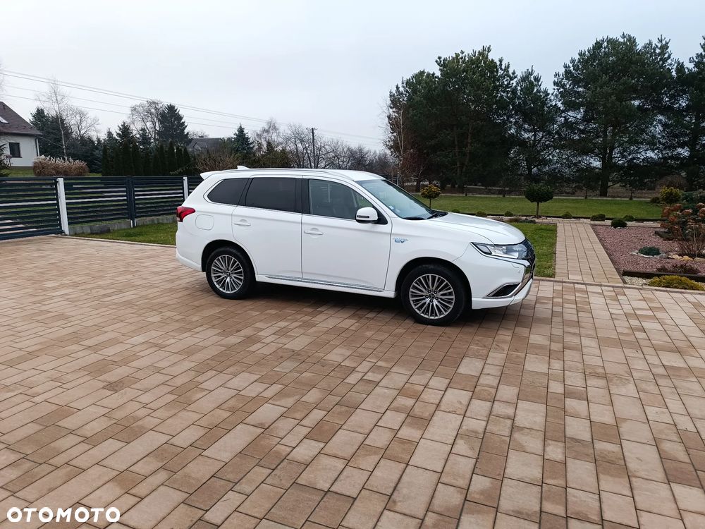 Mitsubishi Outlander 2.4 4WD Diamant+ - 23