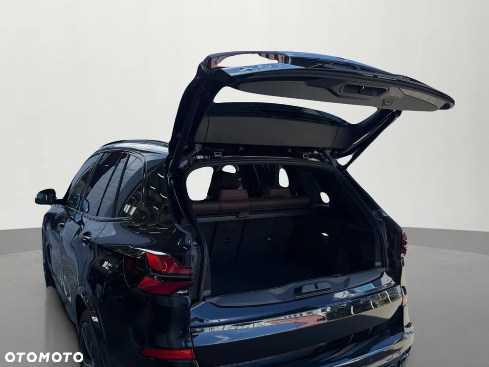BMW X5 xDrive40d mHEV - 33