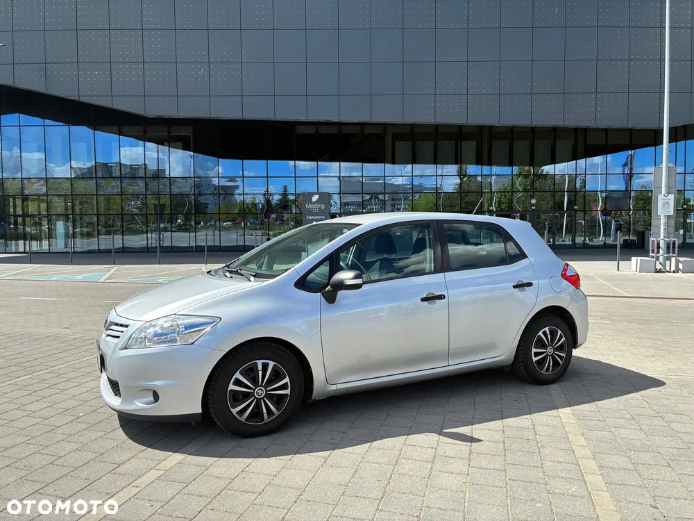 Toyota Auris 1.4 D-4D Luna - 4