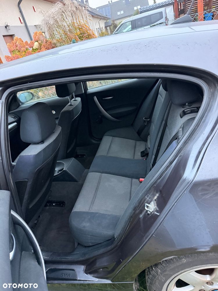 BMW Seria 1 2005 photo 2