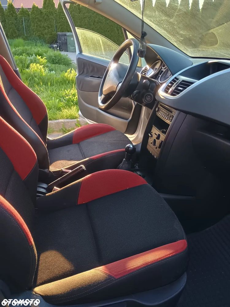 Peugeot 207 1.4 - 20