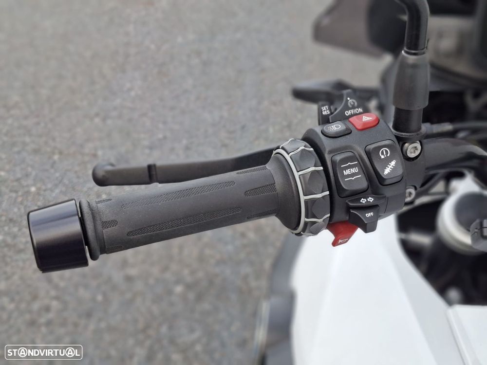 BMW F 750 GS light-white - 8