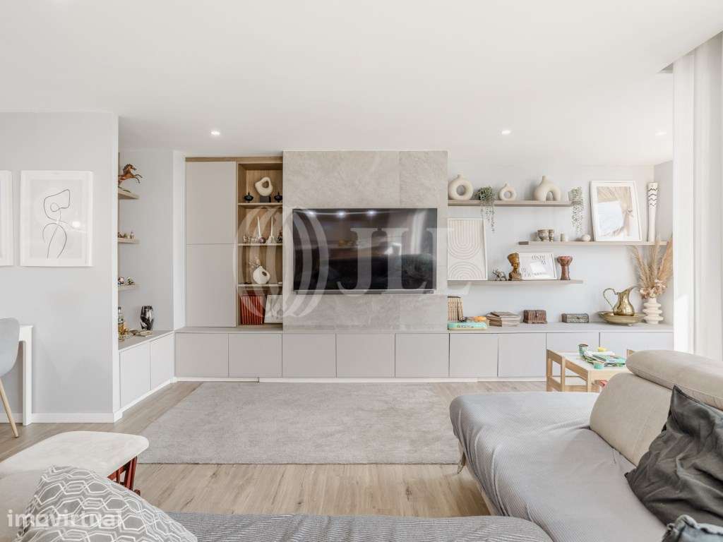 Apartamento T5, remodelado, com varanda, Faro, Algarve - Grande imagem: 3/30