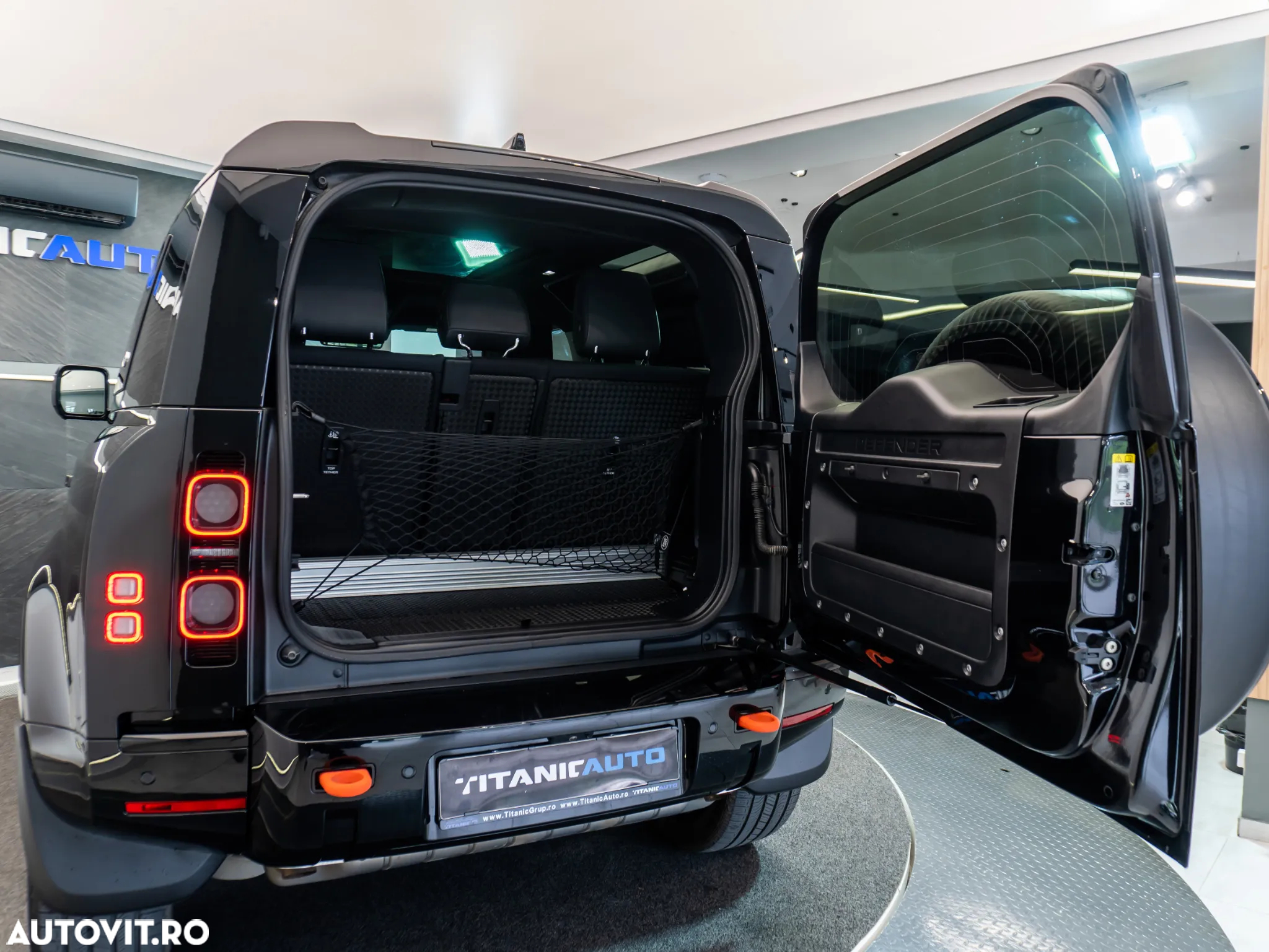 Land Rover Defender 90 3.0 P400 MHEV - 23