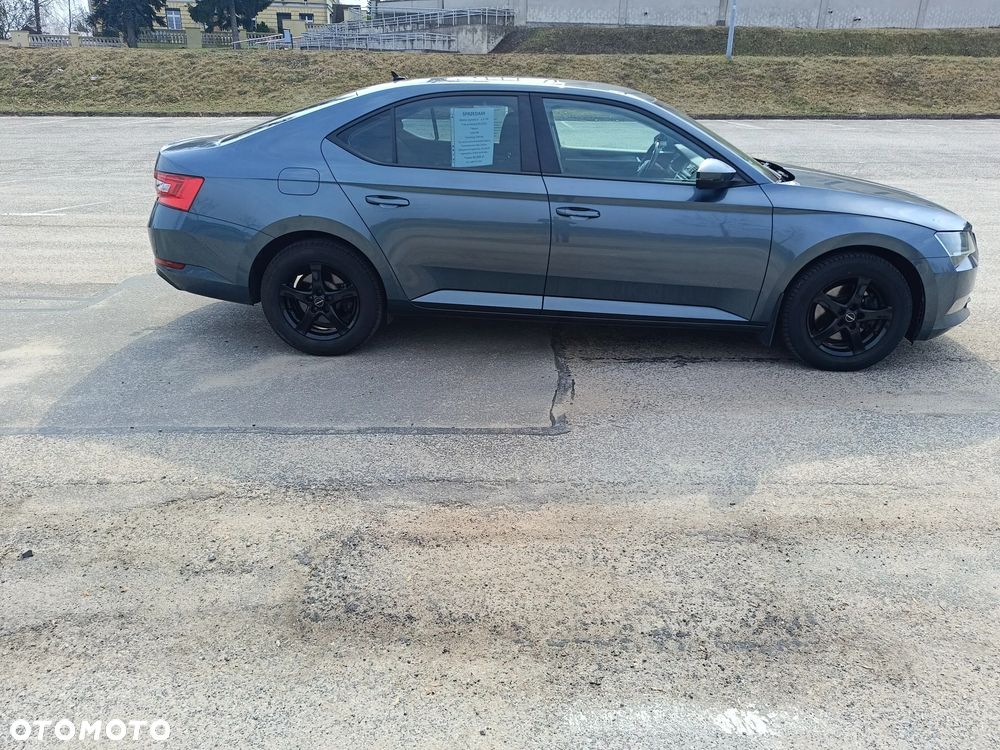 Skoda Superb 1.6 TDI Active Greenline - 5