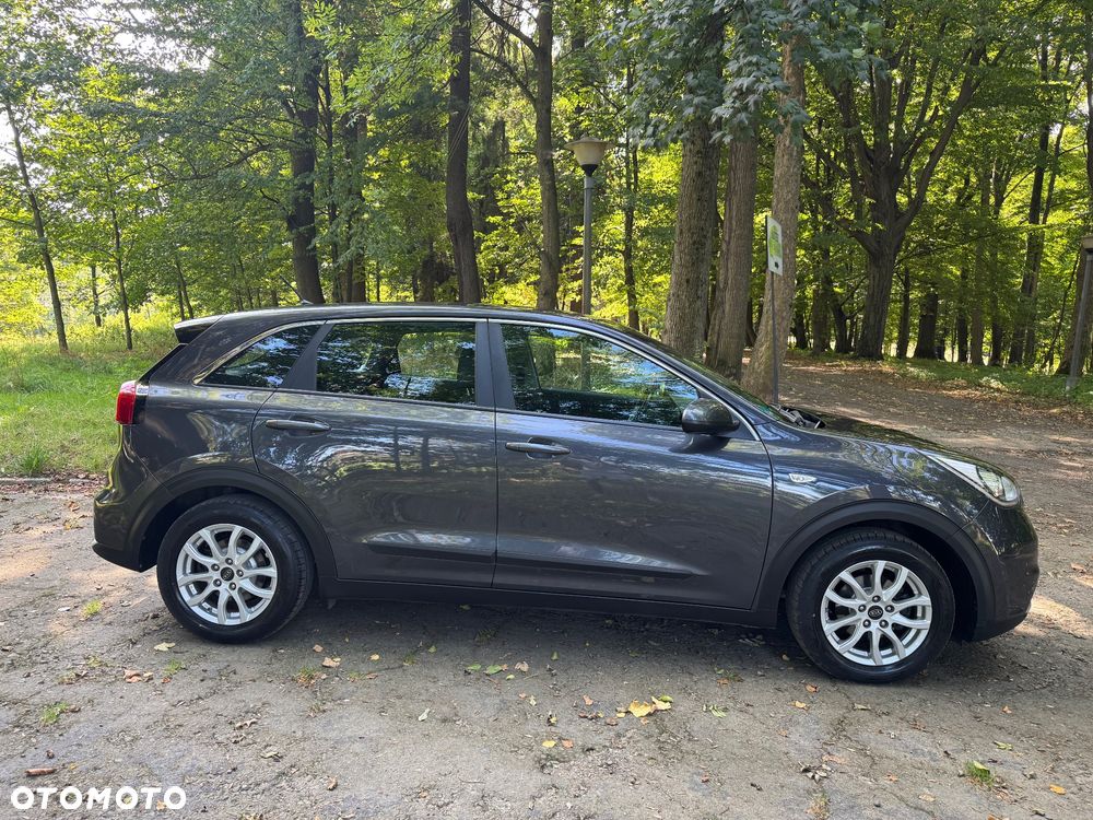 Kia Niro 1.6 GDI Hybrid M - 6