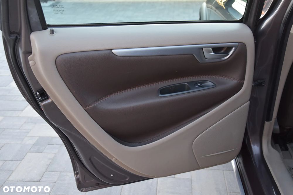 Volvo XC 70 D5 AWD Summum - 18