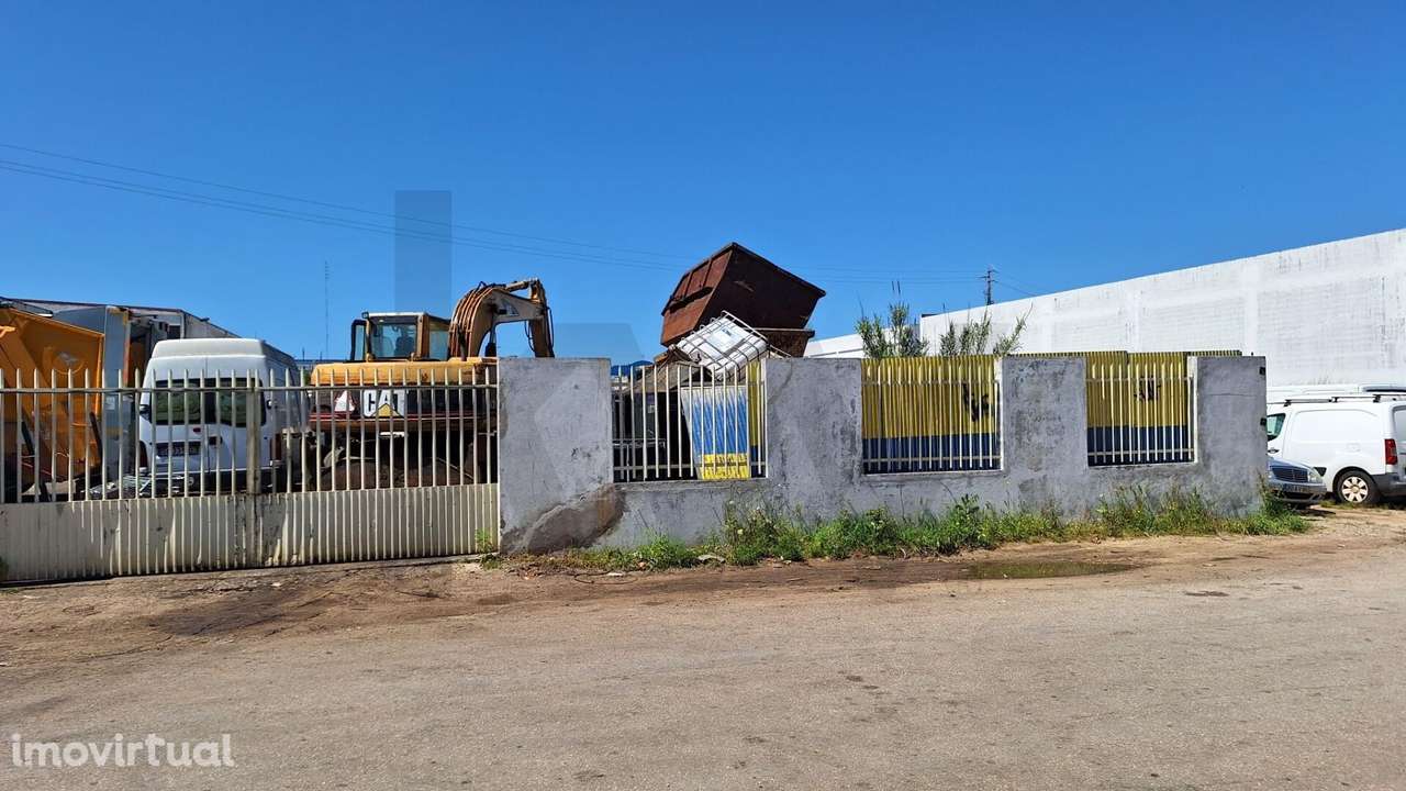 Lote de Terreno Industrial Murado e Pavimentado – Alhos Vedros - Grande imagem: 4/5
