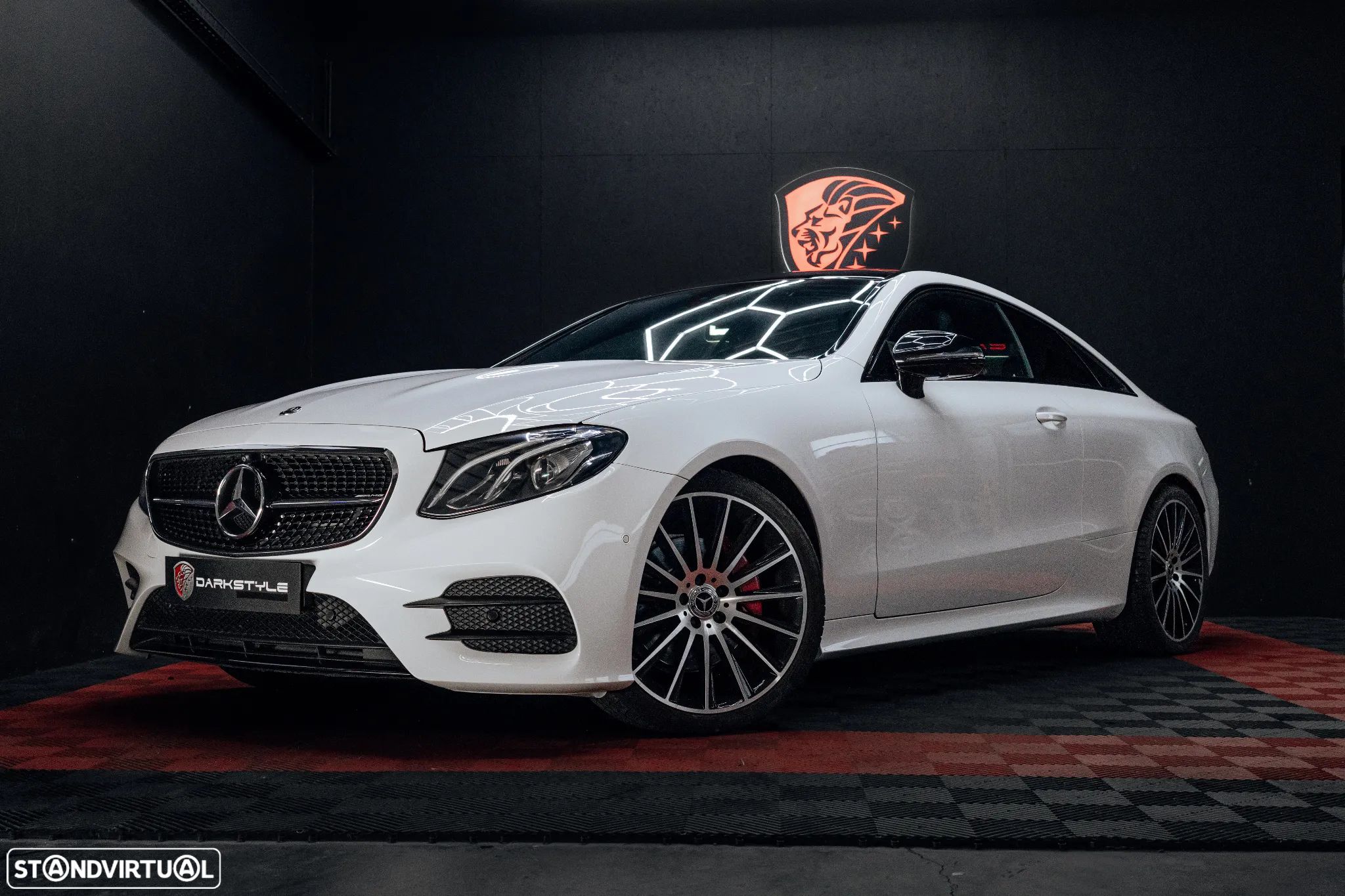 Mercedes-Benz E 220 d AMG Line - 1