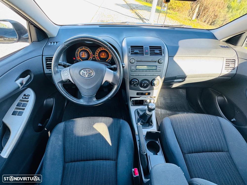 Toyota Corolla 1.4 D-4D Premium Pack - 7