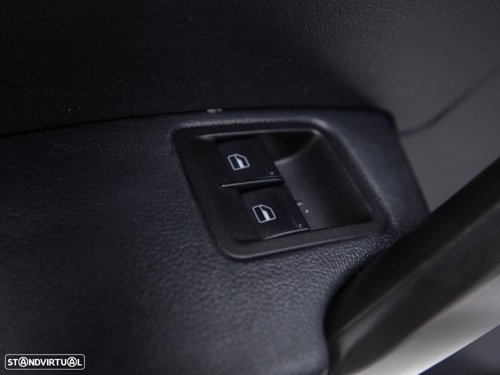 VW Caddy 2.0 TDI DSG C/IVA - 11