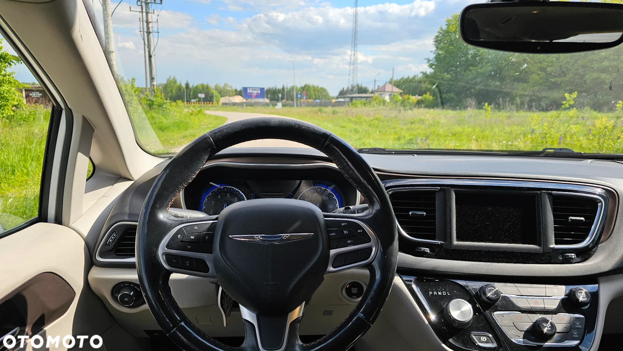 Chrysler Pacifica - 19