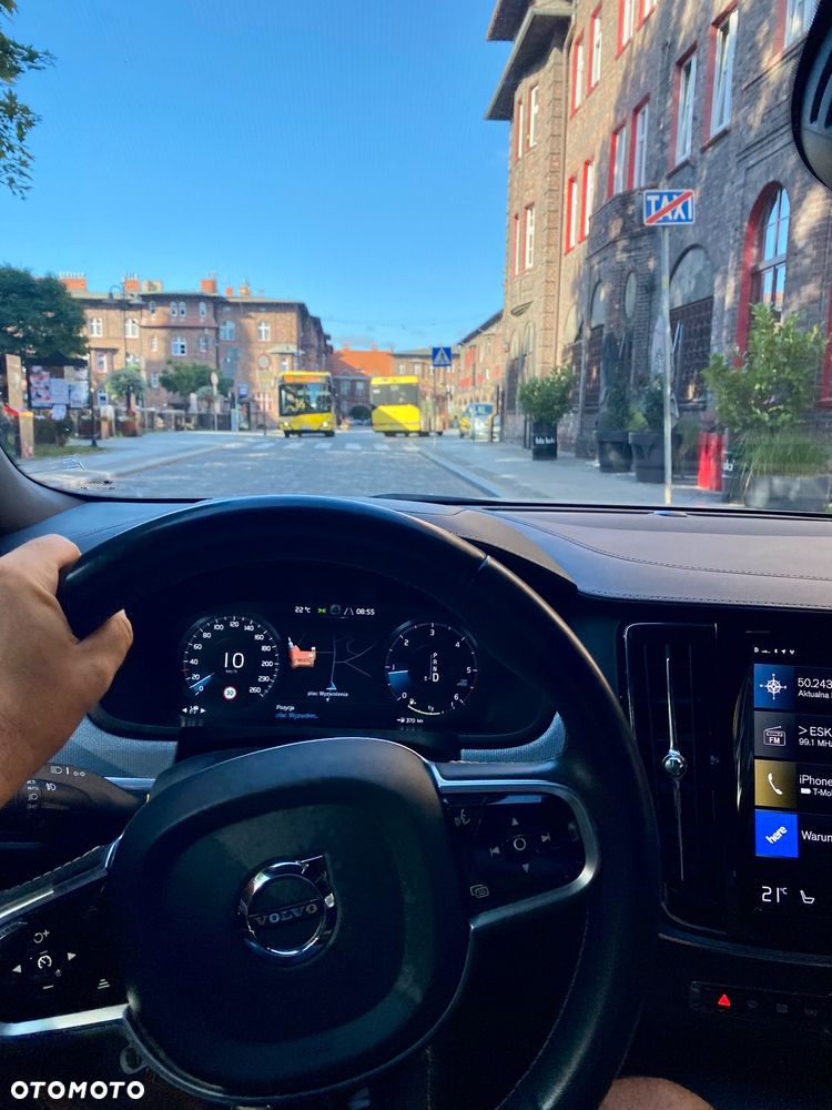 Volvo V90 D4 R-Design - 5