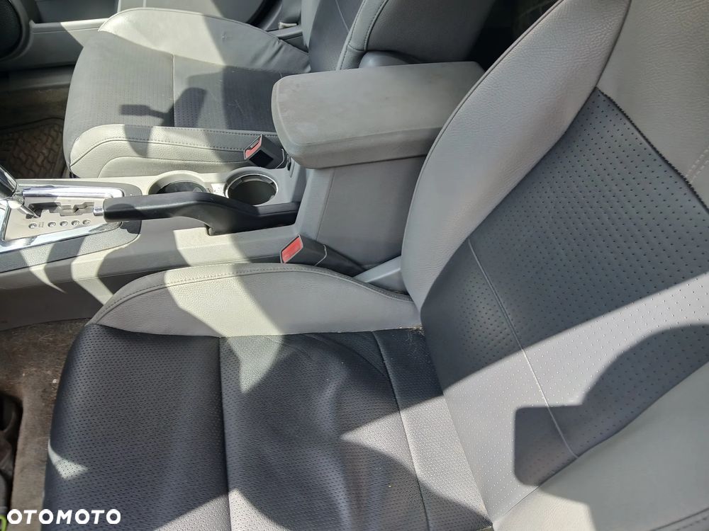 dodge avenger I SXT fotel fotele kanapa deska kokpit podsufitka boczek boczki klamka podłokietnik - 7