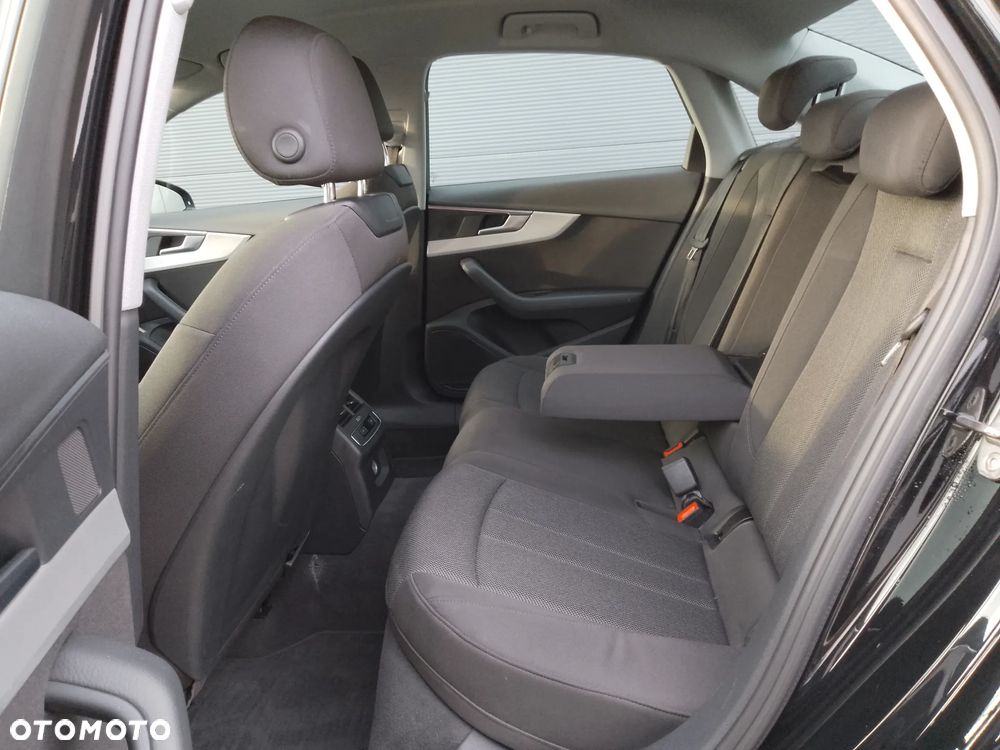 Audi A4 Limousine 35 TFSI mHEV S Line S tronic - 20