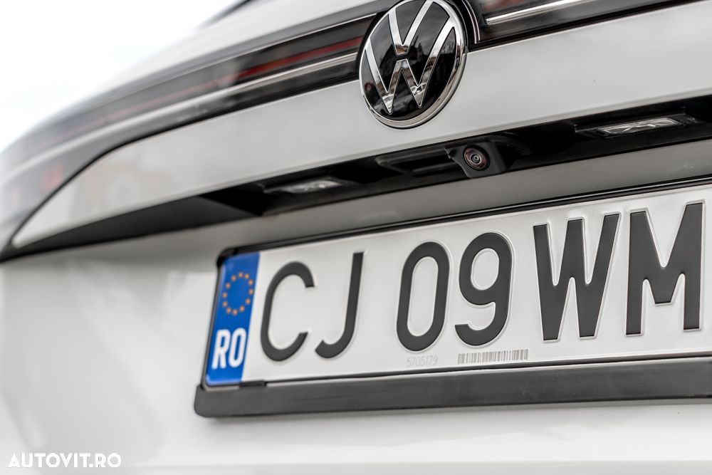 Volkswagen Passat Variant 2.0 TDI SCR DSG Elegance - 25