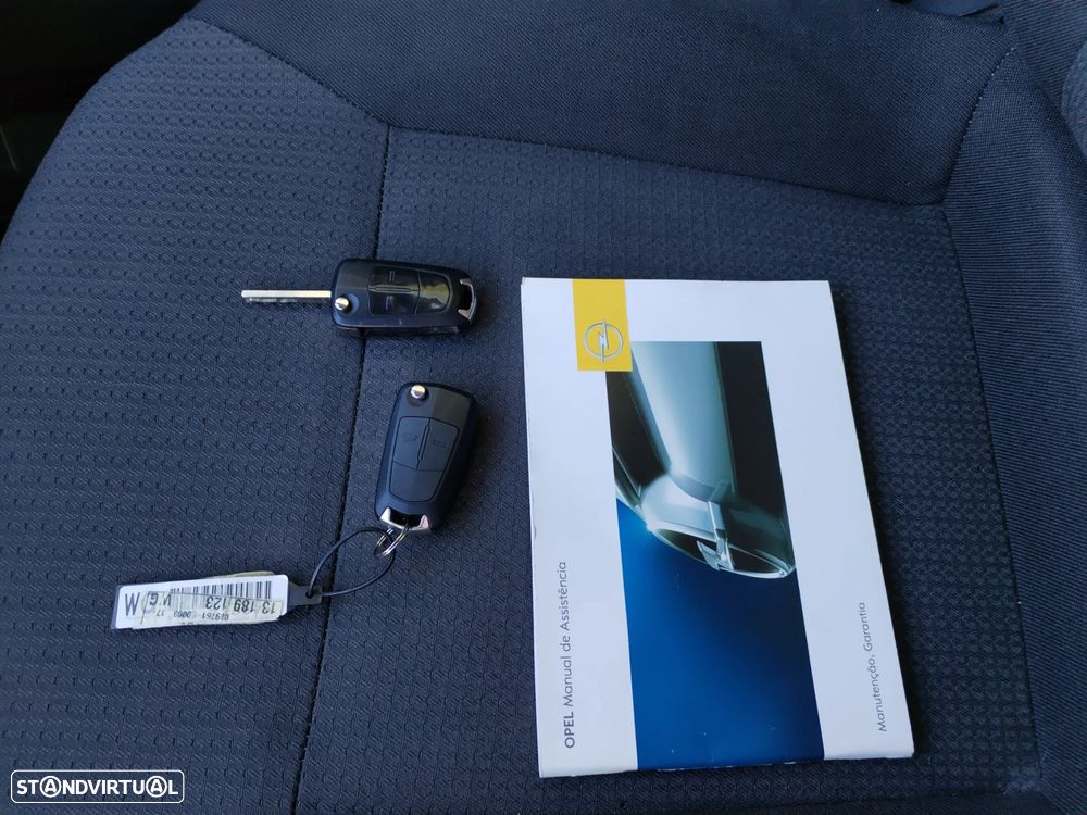 Opel Vectra Caravan 1.9 CDTi Executive - 1