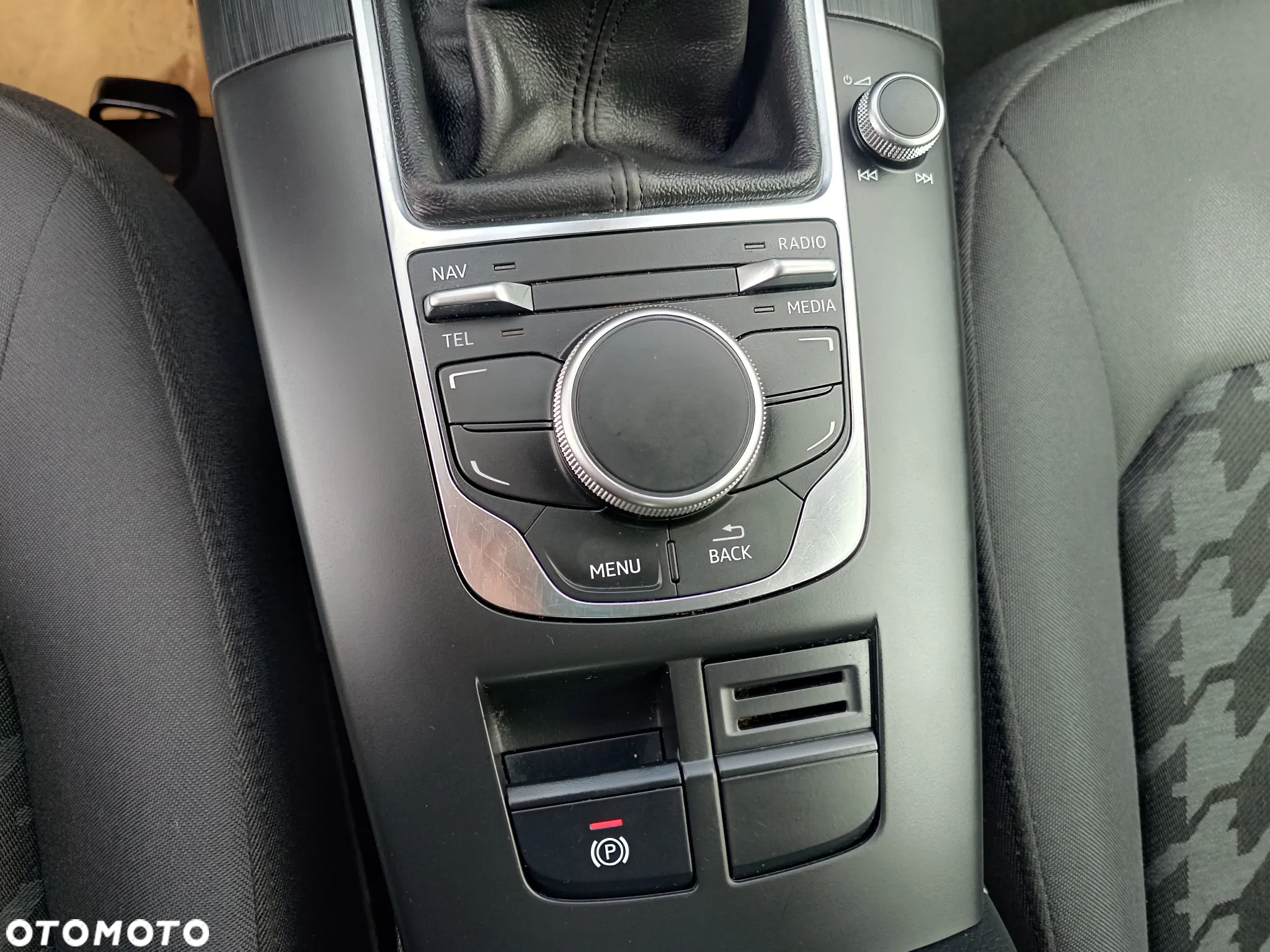 Audi A3 1.6 TDI S line Sportpaket - 26