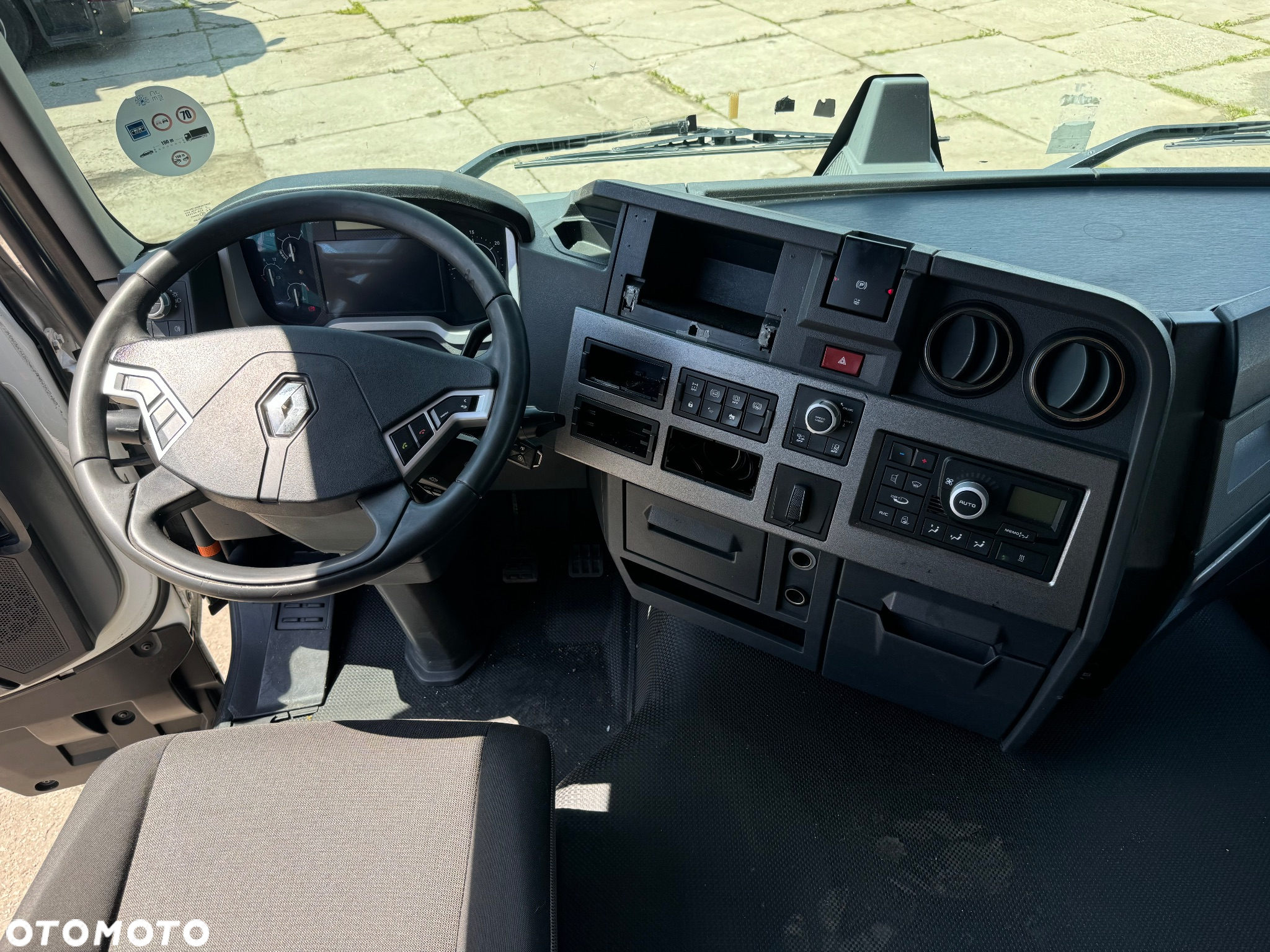 Renault T480 - 12