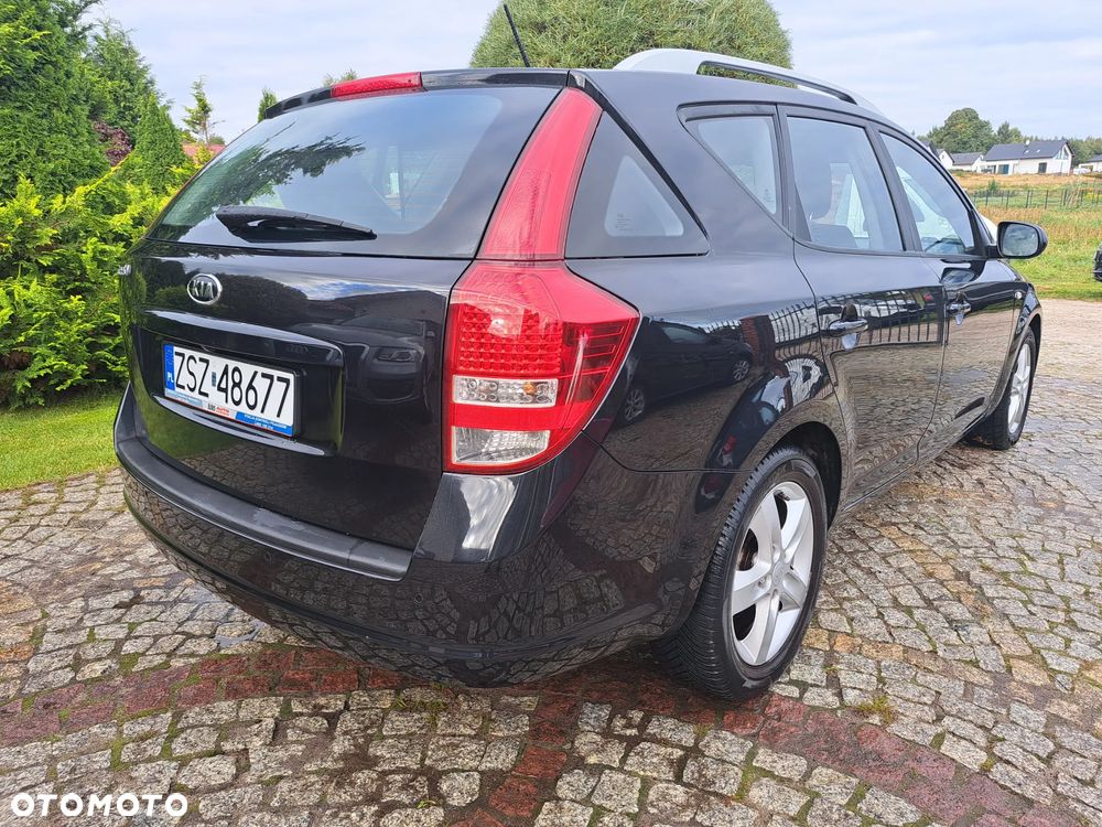 Kia Ceed 1.4 CVVT Dream-Team Edition - 4
