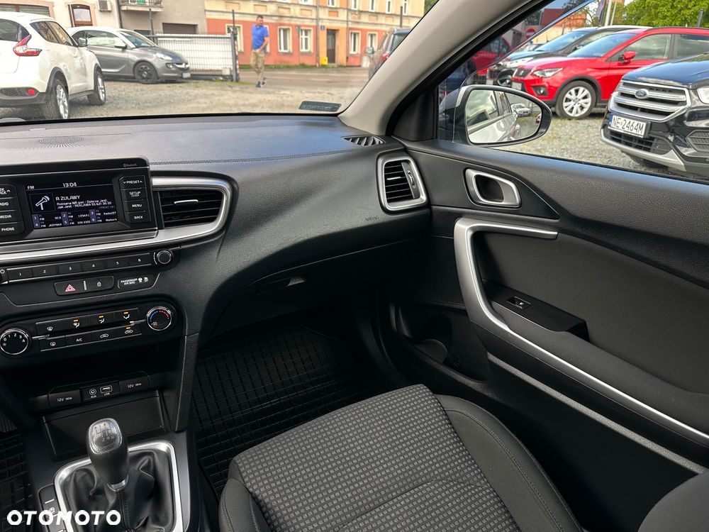 Kia Ceed 1.6 CRDi SCR L - 32