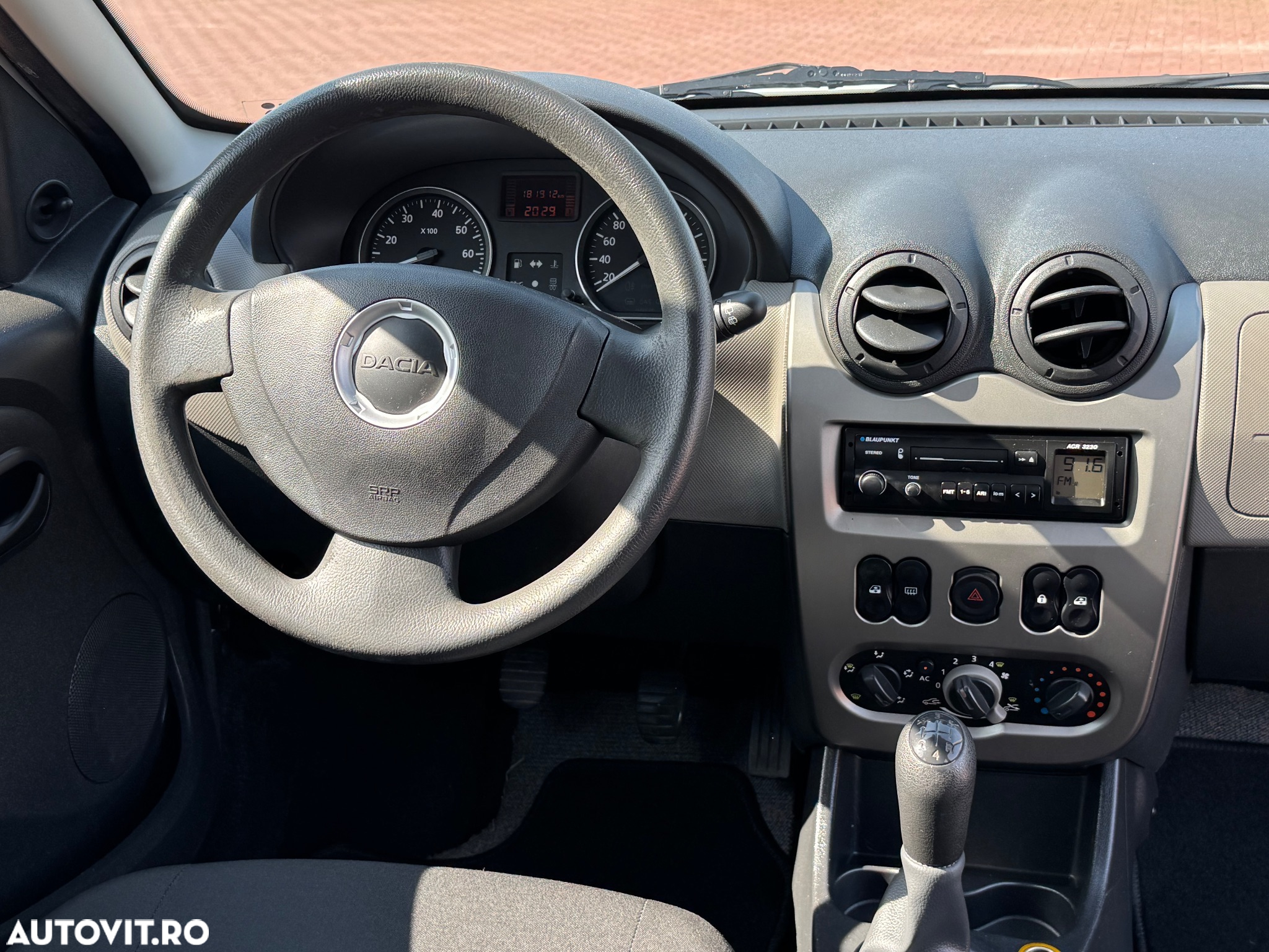 Dacia Sandero 1.2 16V 75 Laureate - 17