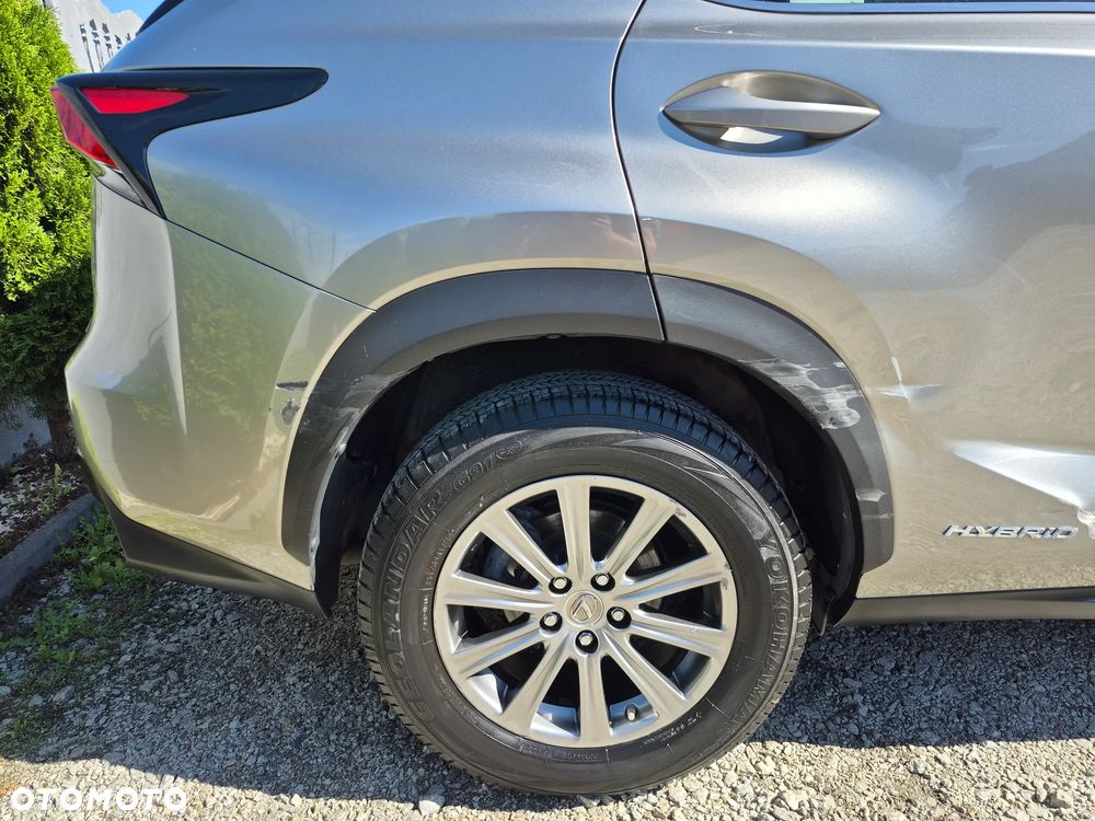 Lexus NX 300h Elite AWD - 28