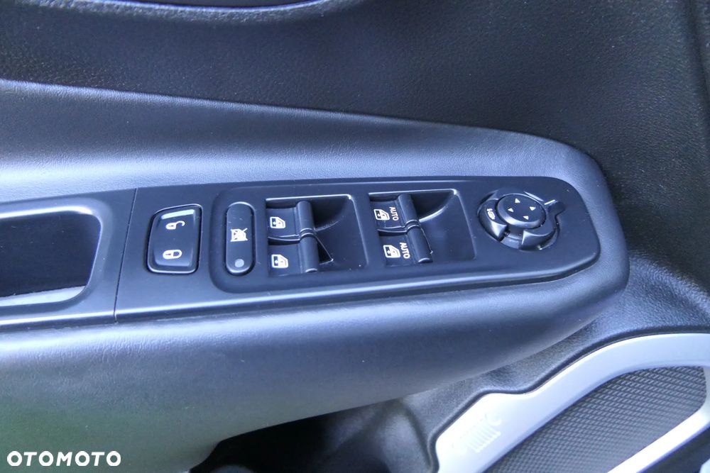 Jeep Renegade 1.4 MultiAir Limited - 33