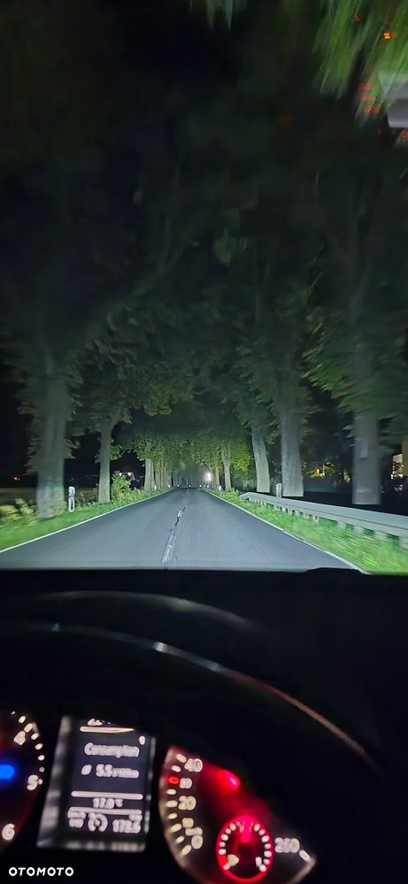 Volkswagen Passat 2.0 TDI BlueMotion Technology Highline - 13