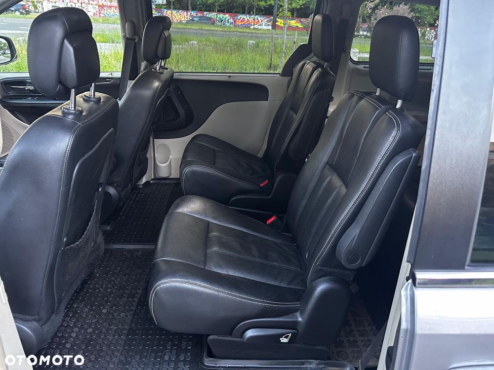 Chrysler Town & Country 3.6 Touring - 8