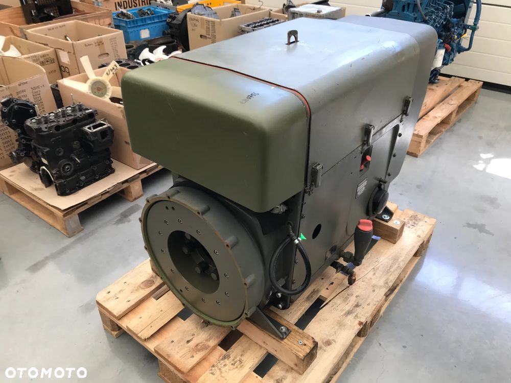 SILNIK HATZ D-8399 4L30K-155A 13000netto - 9