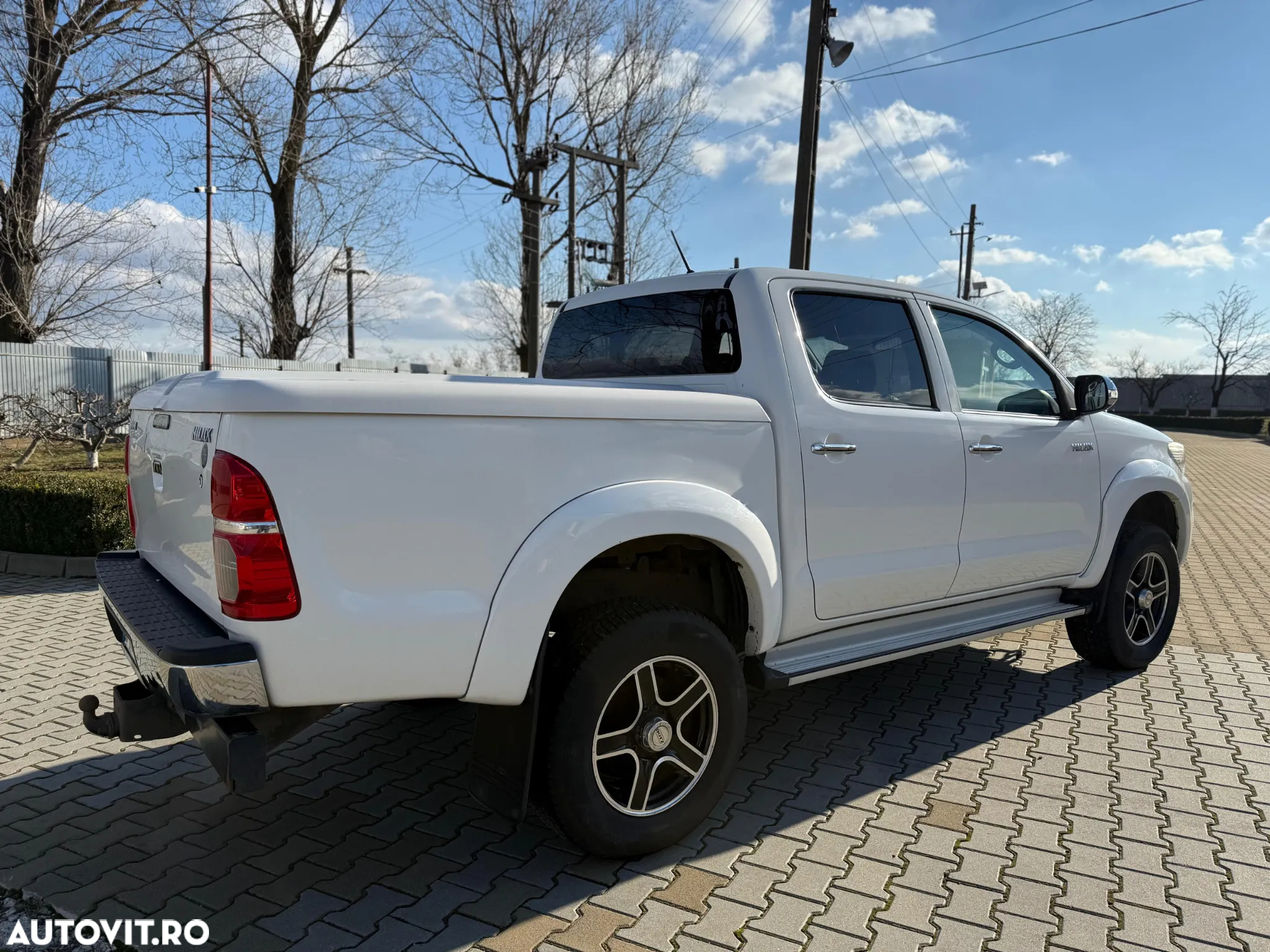 Toyota Hilux 4x4 Cabina Dubla Style+ Aut. - 3