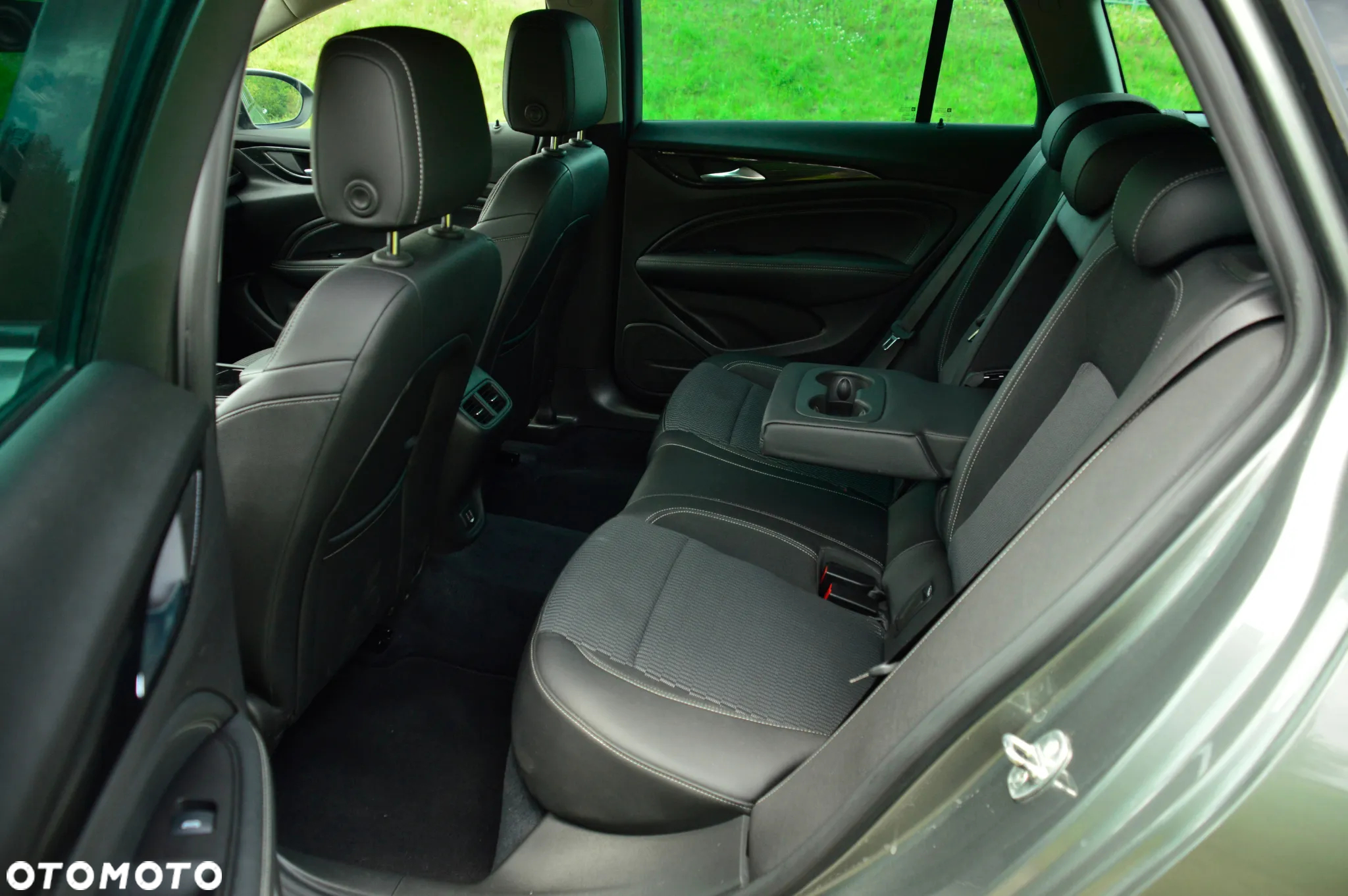 Opel Insignia 1.5 T Exclusive S&S - 8