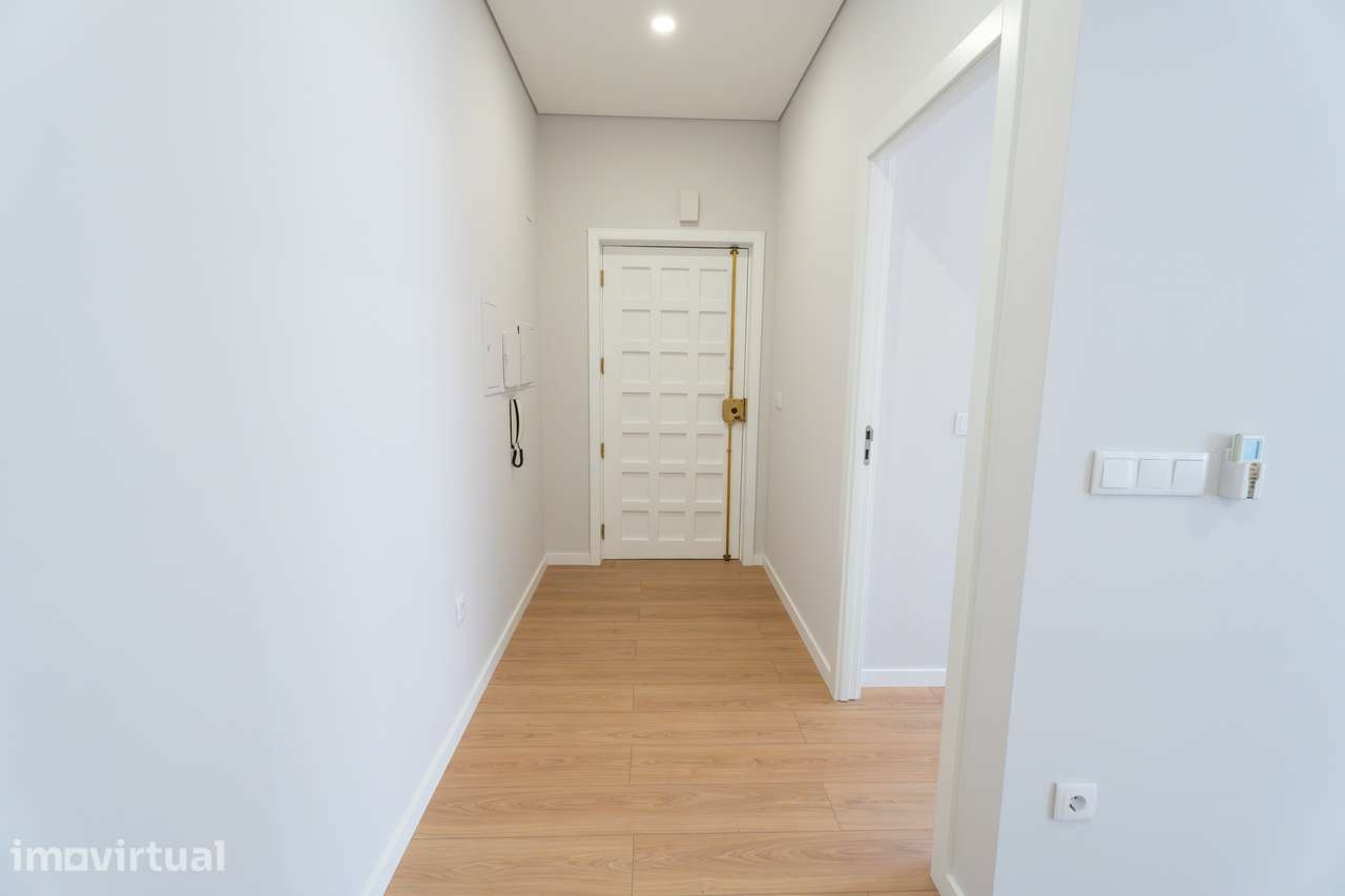 Apartamento T2 Renovado no Centro de Estarreja - Grande imagem: 2/21