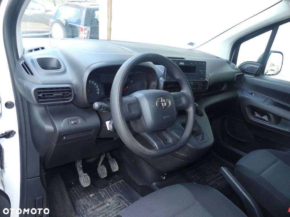 Toyota Proace City - 15