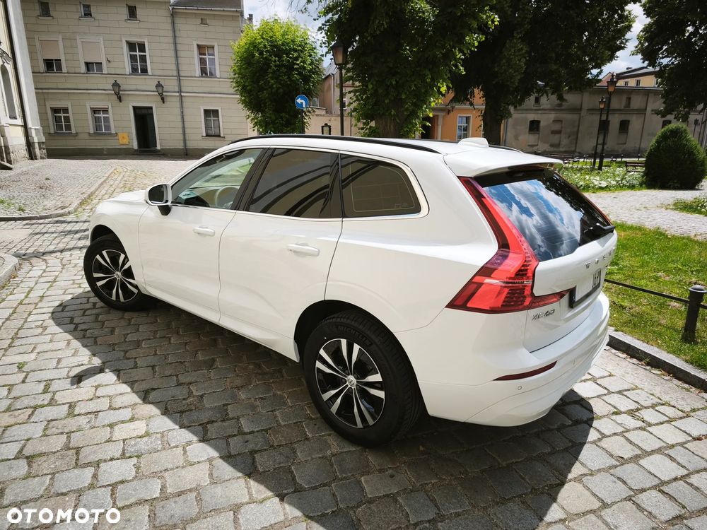 Volvo XC 60 B4 B Momentum Pro - 24