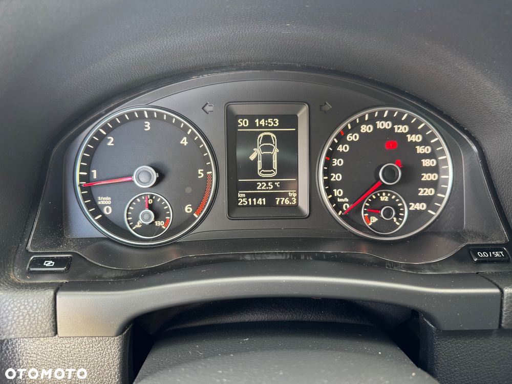 Volkswagen Golf Plus 1.6 TDI Comfortline - 27