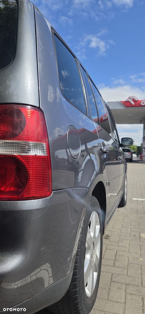 Volkswagen Touran 1.9 TDI DPF Highline - 21