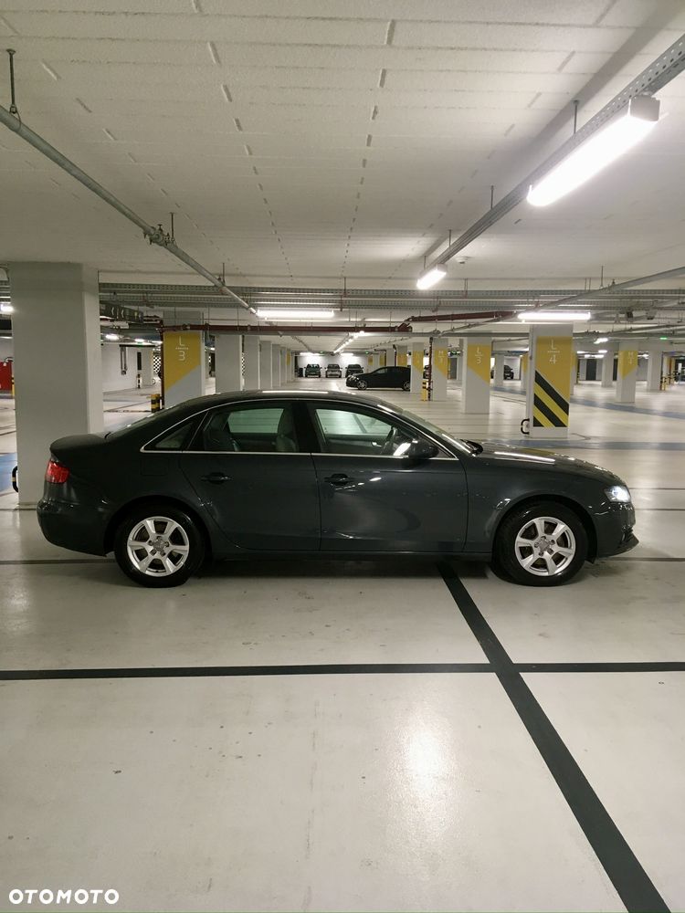 Audi A4 Limousine - 12