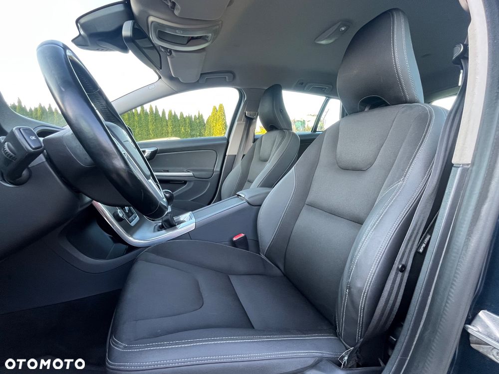 Volvo V60 D3 Momentum - 10