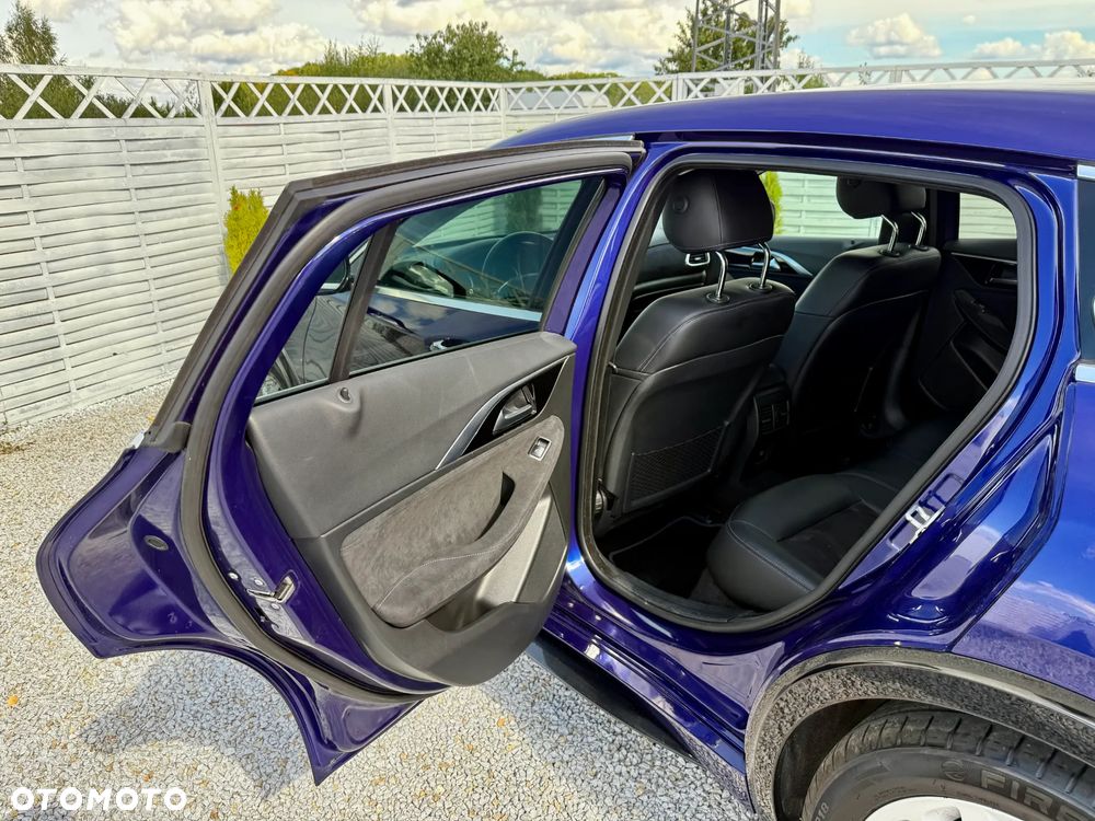 Infiniti Q30 1.6t Premium Tech - 35