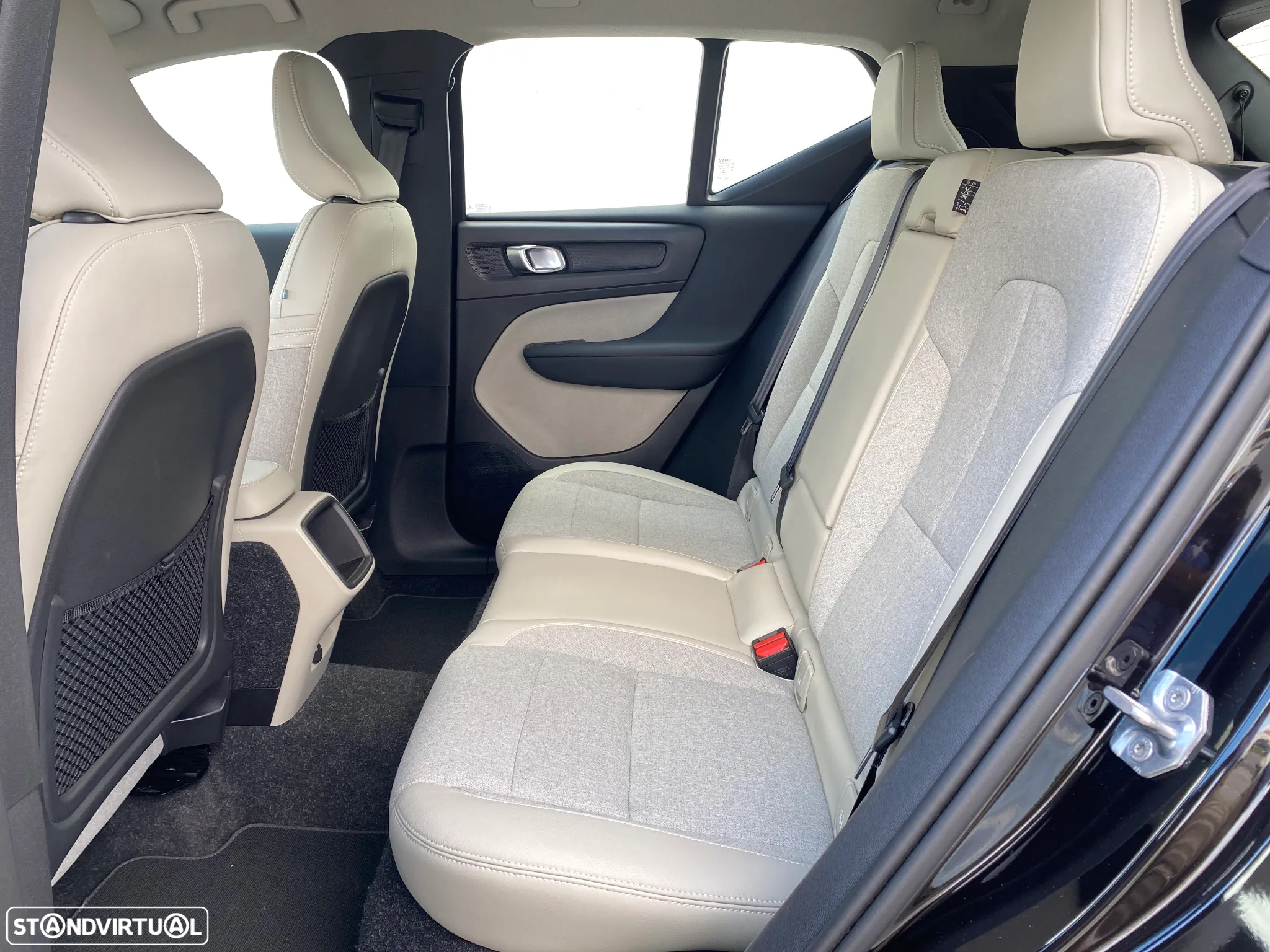 Volvo XC 40 2.0 D3 Momentum Plus Geartronic - 9