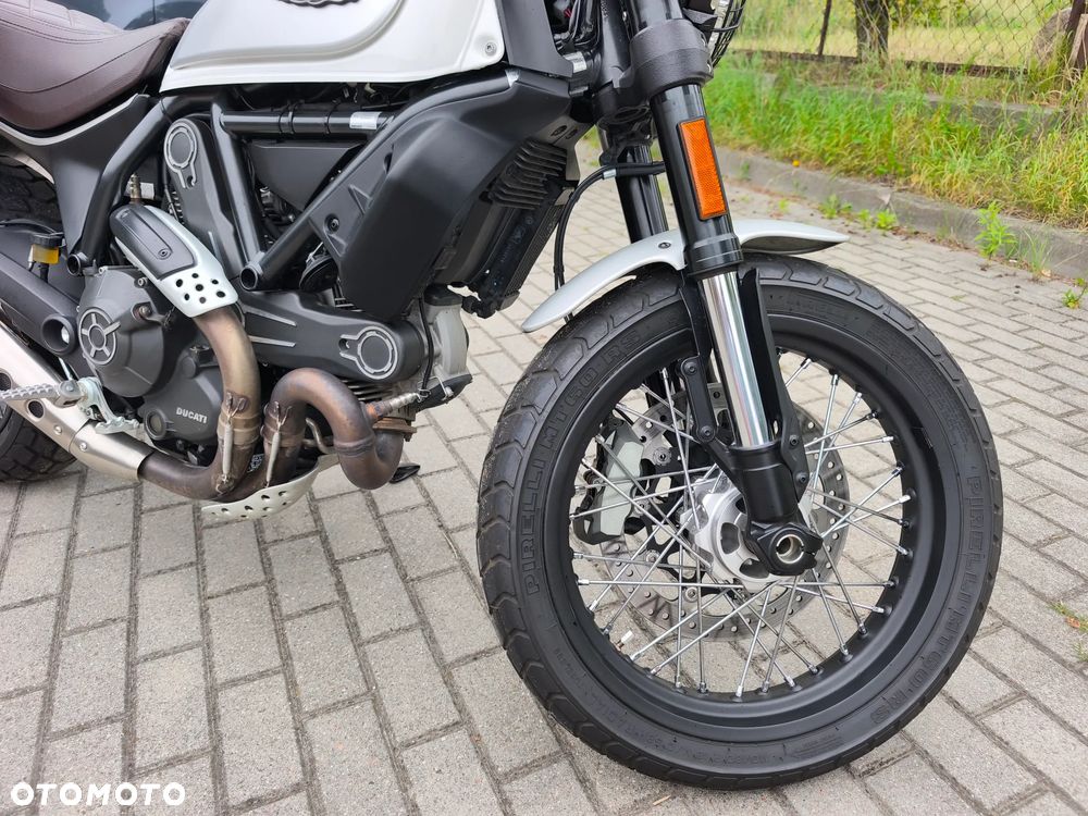 Ducati Scrambler - 12
